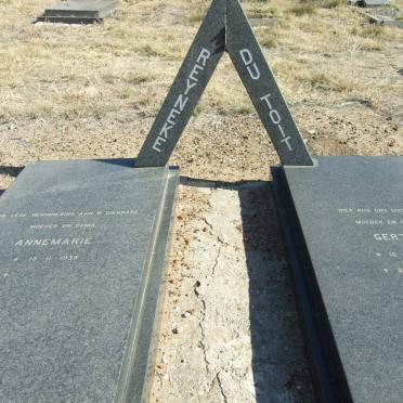 TOIT Gerty, du 1913-1995 :: REYNEKE Annemarie 1939-