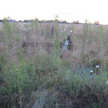 Free State, PARYS district, Nugget 406, farm cemetery_2