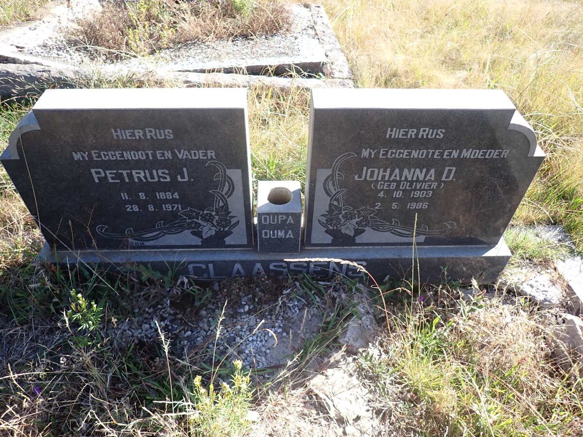 CLAASSENS Petrus J. 1884-1971 & Johanna D. OLIVIER 1903-1986