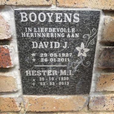 BOOYENS David J. 1927-2011 & Hester M.I. 1930-2013