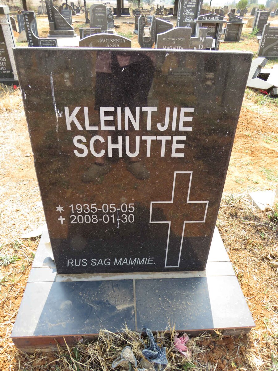 SCHUTTE Kleintjie 1935-2008
