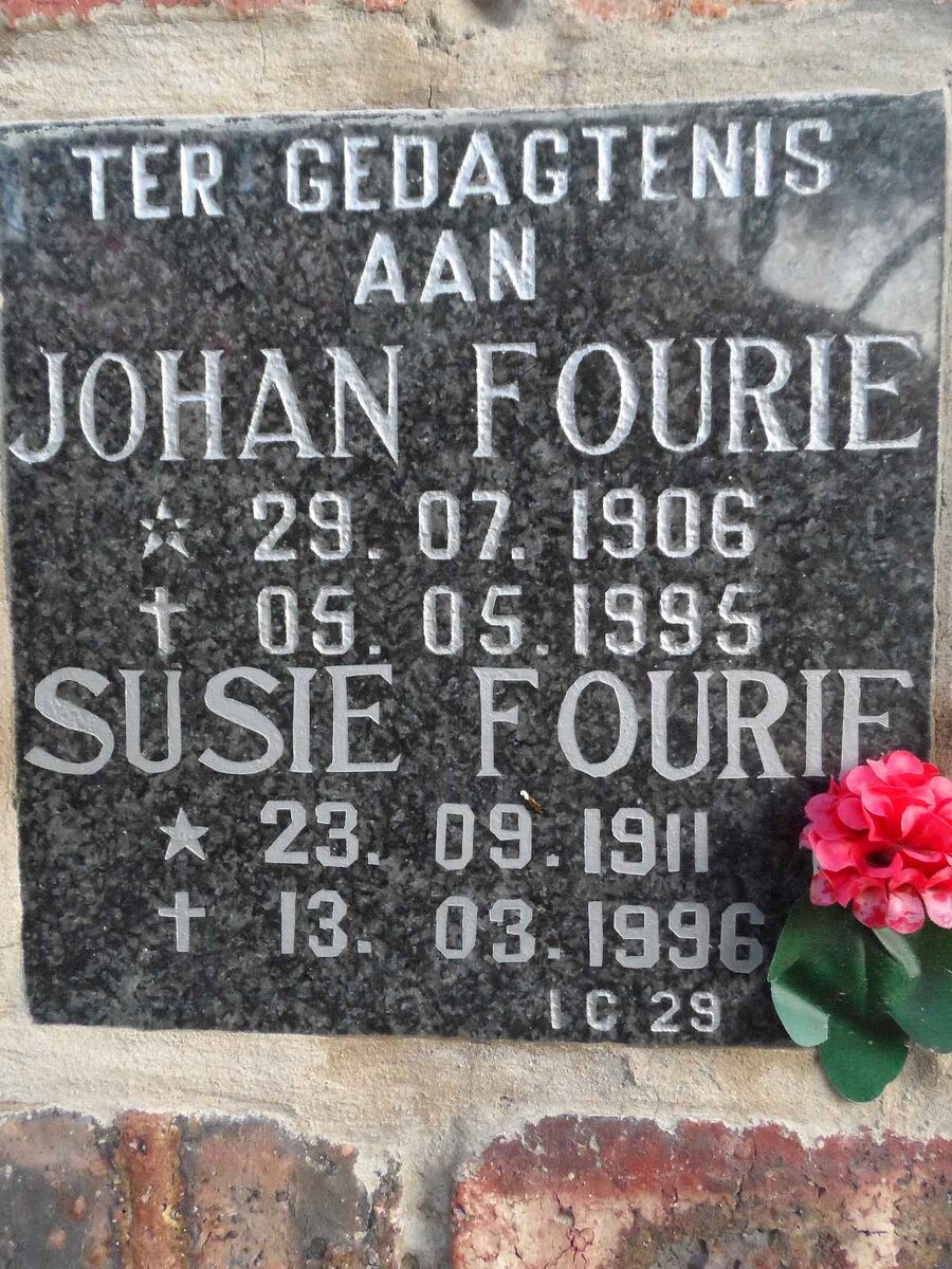FOURIE Johan 1906-1995 &amp; Susie 1911-1996