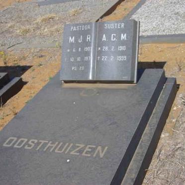 OOSTHUIZEN M.J.R. 1907-197? &amp; A.C.M. 1910-1999