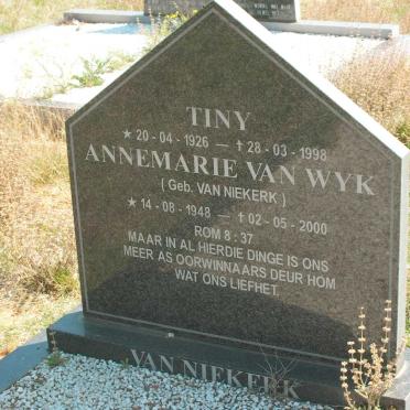 NIEKERK Tiny, van 1926-1998 :: VAN WYK Annemarie nee VAN NIEKERK 1948-2000