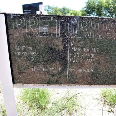 PRETORIUS Gert M. 1934- &amp; Martha M.E. 1930-2012