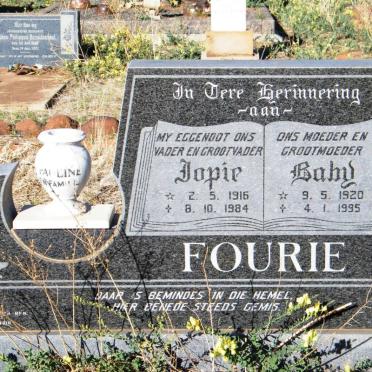 FOURIE Jopie 1915-1984 &amp; Baby 1920-1995