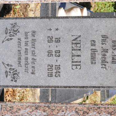 APPÉL Nellie 1945-2010