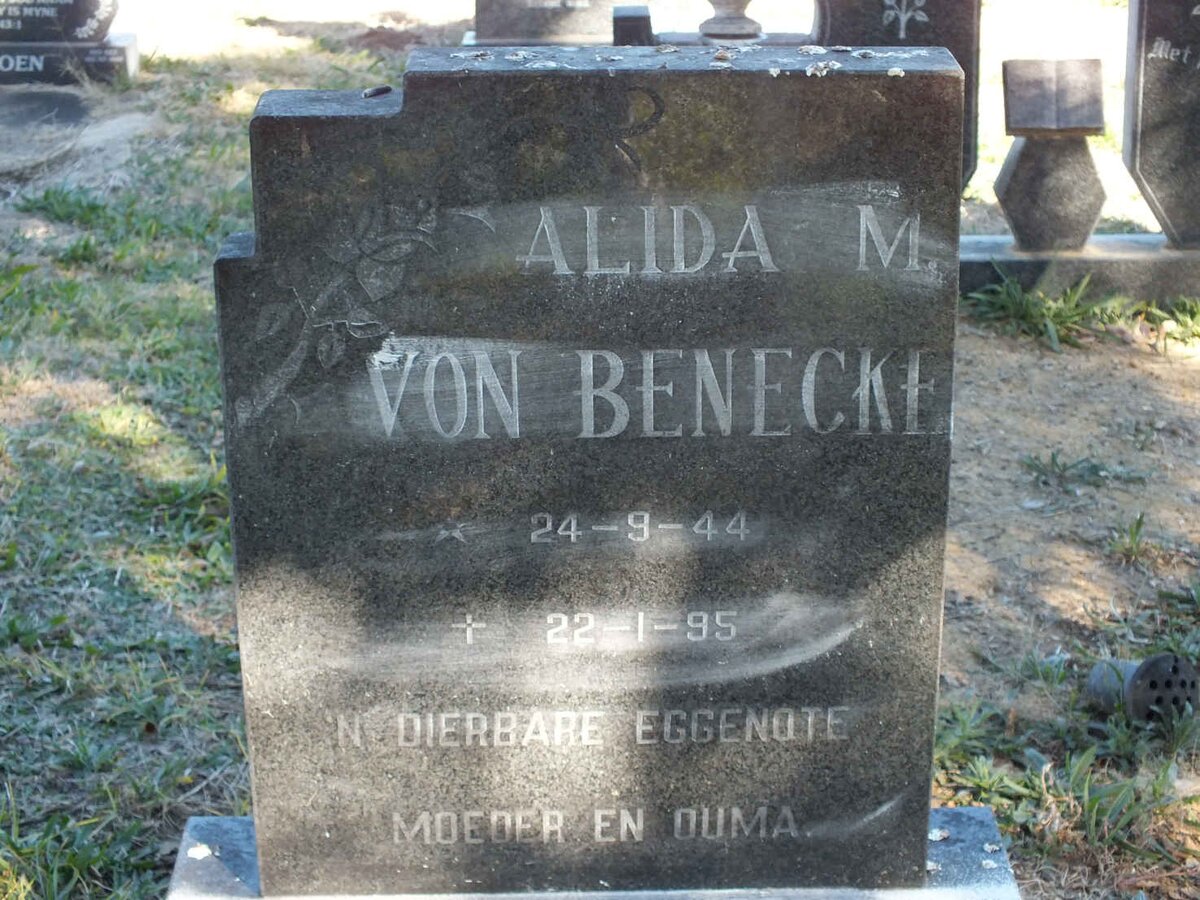 BENECKE Alida M., von 1944-1995
