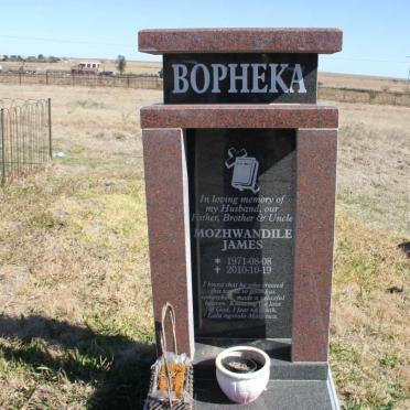 BOPHEKA Mozhwandile James 1971-2010