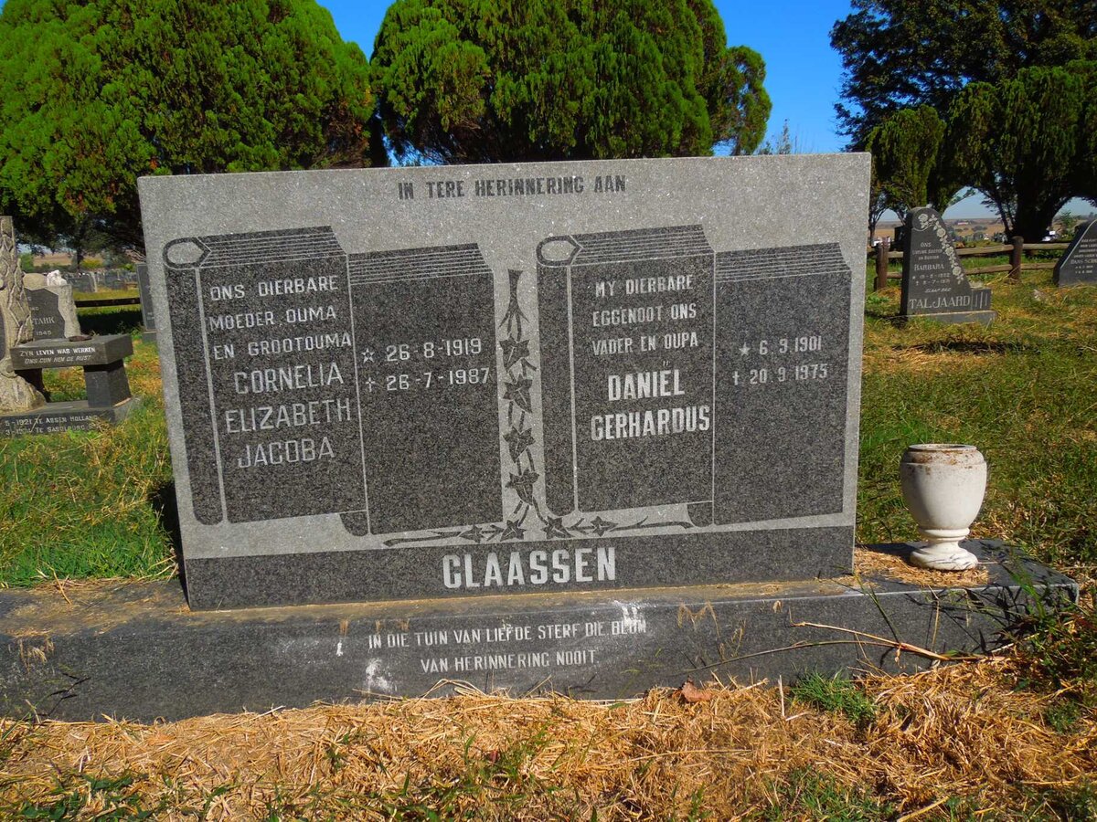CLAASSEN Daniël Gerhardus 1901-1975 &amp; Cornelia Elizabeth Jacoba 1919-1987