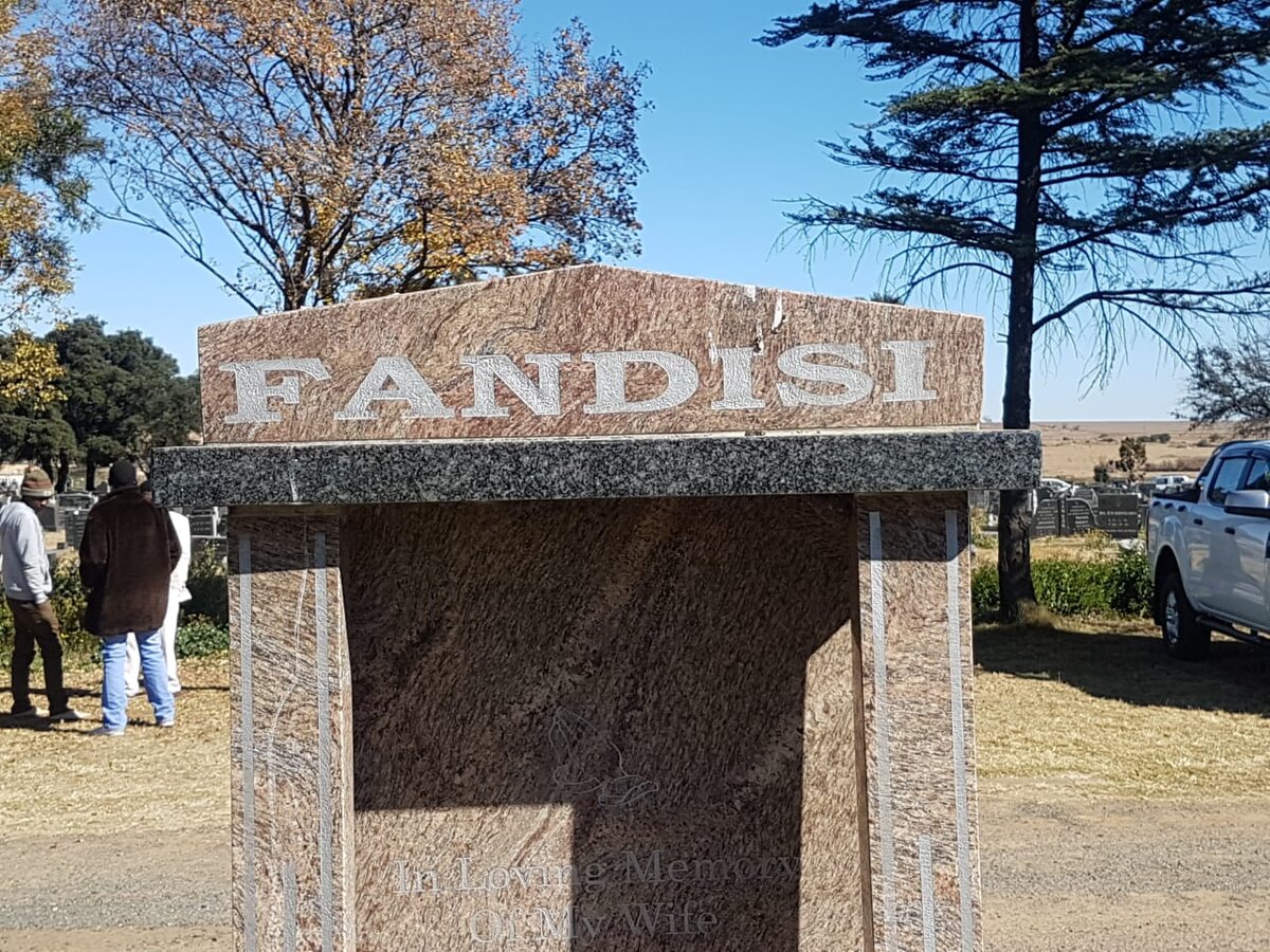 FANDISI Elizabeth Selemeng 1954-2011