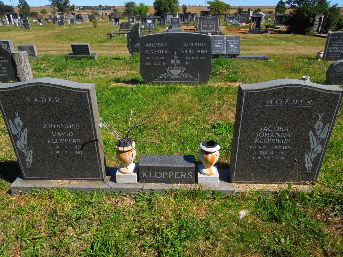 KLOPPERS Johannes David 1907-1988 &amp; Jacoba Johanna BOOYSEN 1910-2001