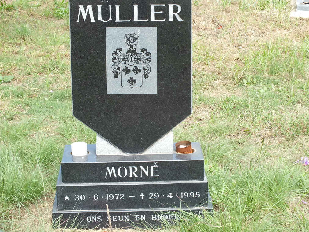 MÜLLER Morné 1972-1995