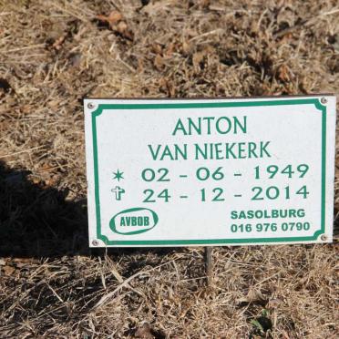 NIEKERK Anton, van 1949-2014
