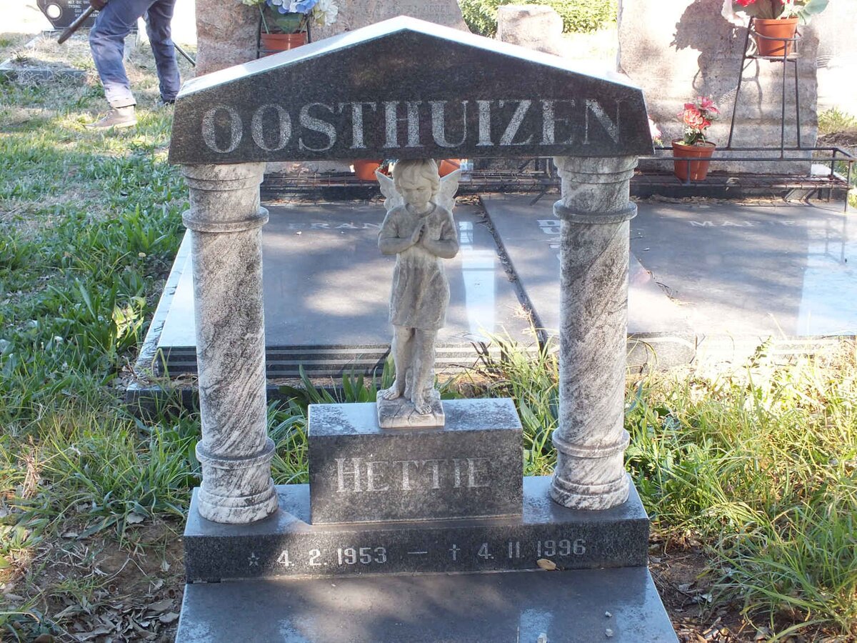 OOSTHUIZEN Hettie 1953-1996