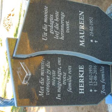 OOSTHUIZEN Herkie 1950-2016 &amp; Maureen 1951-