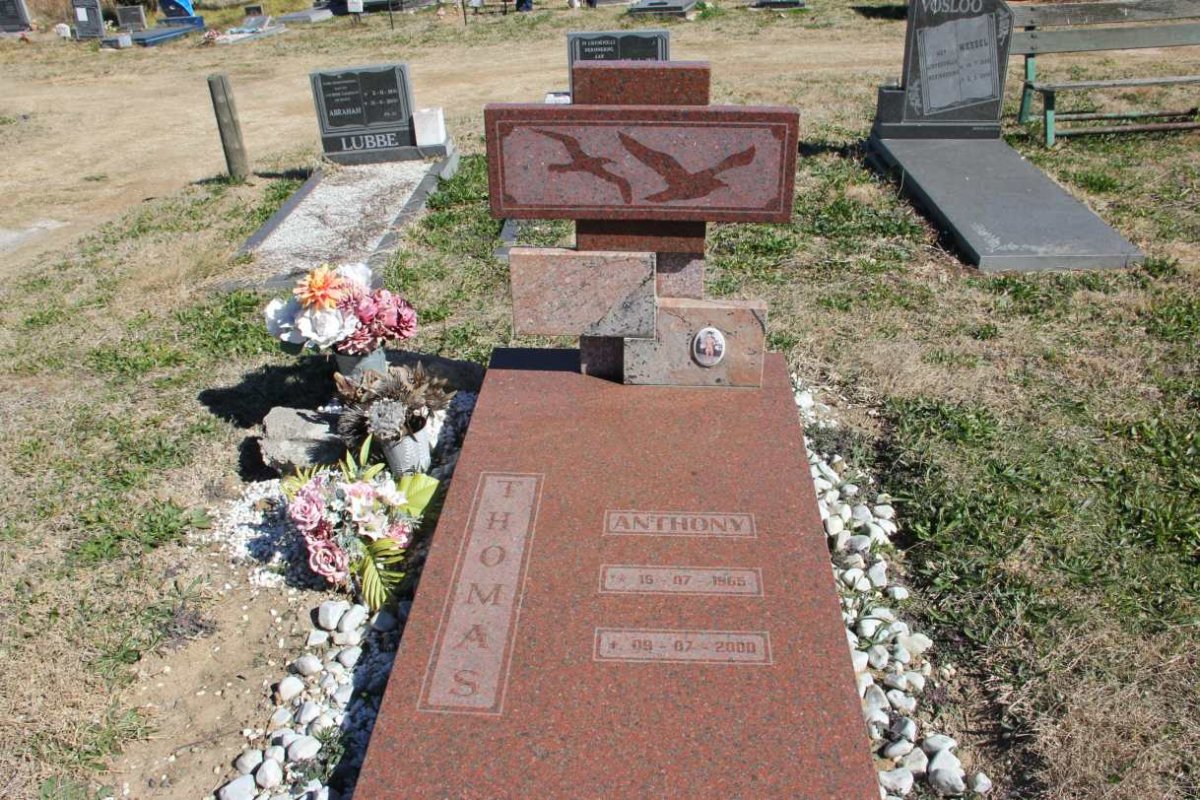 THOMAS Anthony 1965-2000