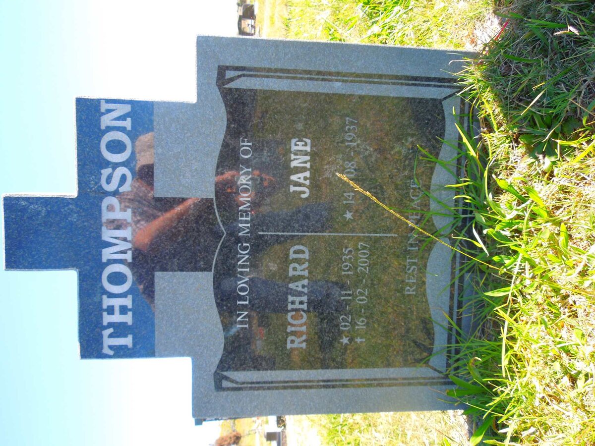 THOMPSON Richard 1935-2007 &amp; Jane 1937-