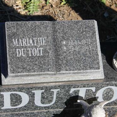 TOIT Barend J.E., du 1911-1975 &amp; Aletta E. 1916-2010 :: DU TOIT Mariatjie 1942-1943