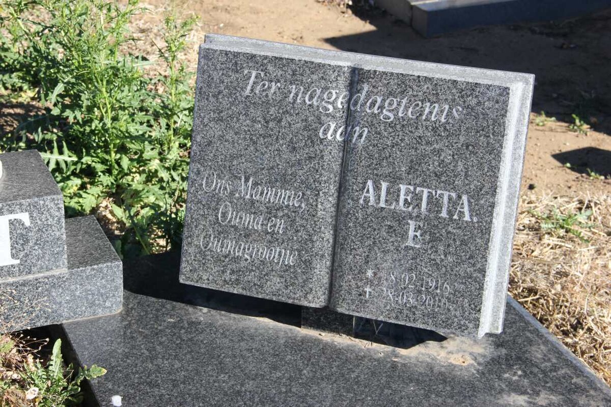 TOIT Barend J.E., du 1911-1975 &amp; Aletta E. 1916-2010 :: DU TOIT Mariatjie 1942-1943