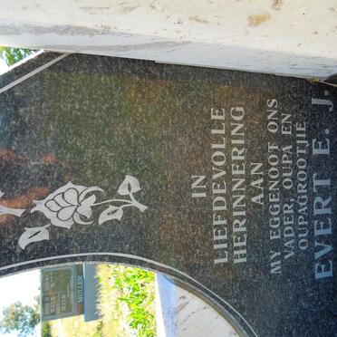 VOGES Evert E.J. 1921-2004 &amp; Rita S.H. 1932-