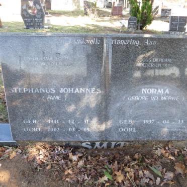 SMIT Stephanus Johannes 1941-2002 &amp; Norma V.D. MERWE 1937-