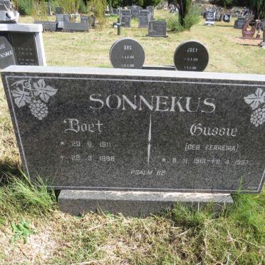 SONNEKUS Boet 1911-1988 &amp; Gussie FERREIRA 1918-1997