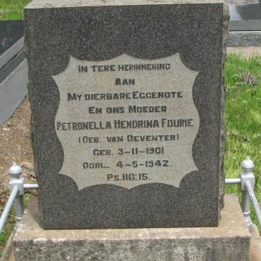 FOURIE Petronella Hendrina nee van DEVENTER 1901-1942