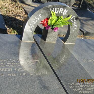 HORN Ernst Philippus 1922-1991 & Ethel 1924-2020 _1