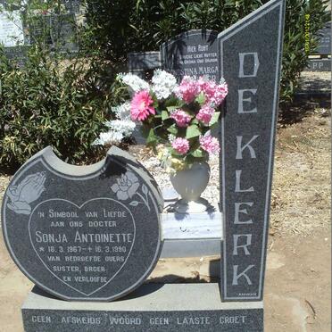 KLERK Sonja Antoinette, de 1967-1990