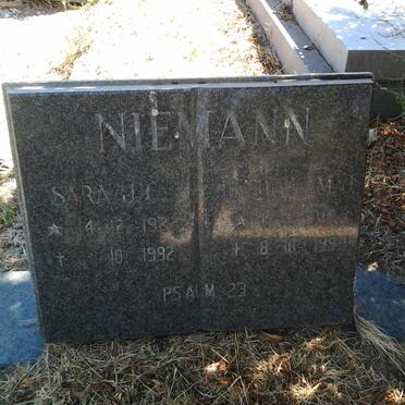 NIEMANN Hendrik M. J. -1994 &amp; Sara J.C. 1922-1992