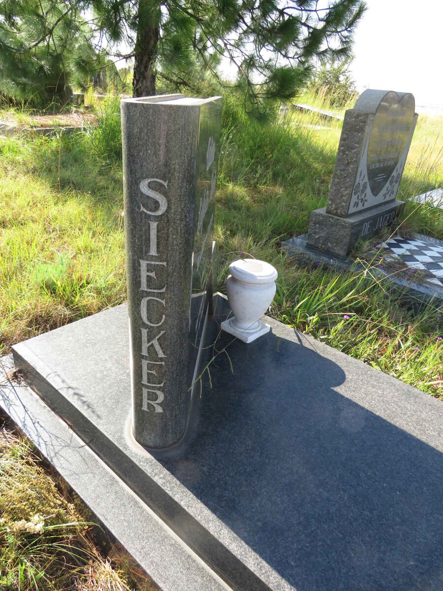 SIECKER Boet 1926-1971 _2