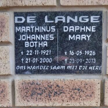 LANGE Marthinus Johannes Botha, de 1921-2000 &amp; Daphne Mary 1926-2013