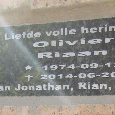 OLIVIER Riaan 1974-2014