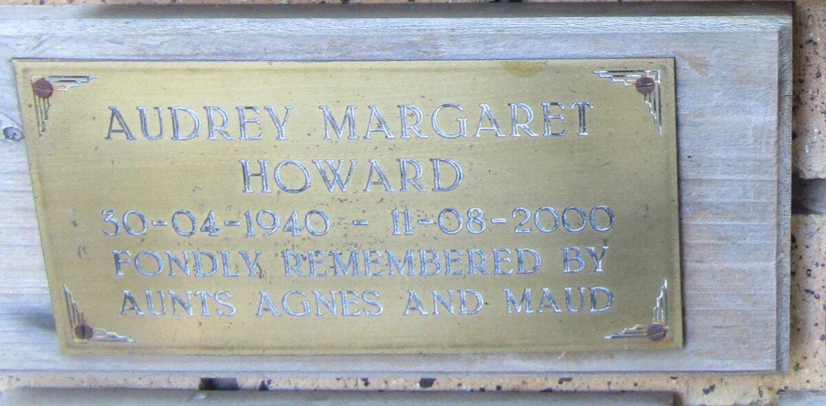 HOWARD Audrey Margaret 1940-2000