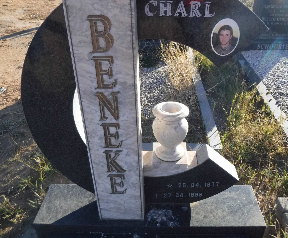 BENEKE Charl 1977-1998