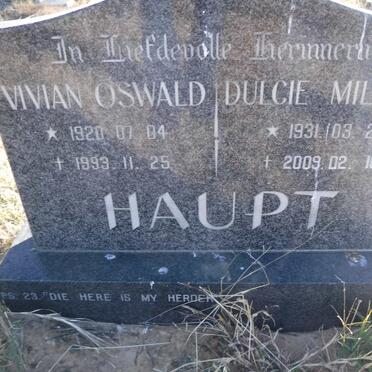 HAUPT Vivian Oswald 1920-1993 &amp; Dulcie Mildred 1931-2009
