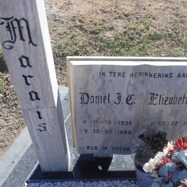 MARAIS Daniel J.C. 1938-1989 &amp; Elizabeth J. 1945-