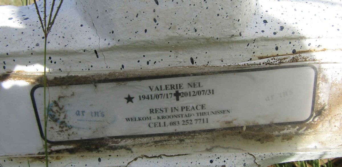 NEL Valerie 1941-2012