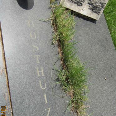 OOSTHUIZEN Marthinus Gerhardus 1935-1977 :: OOSTHUIZEN Felix 1947-1994