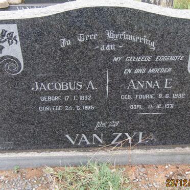 ZYL Jacobus A., van 1892-1975 &amp; Anna E. FOURIE 1892-1971