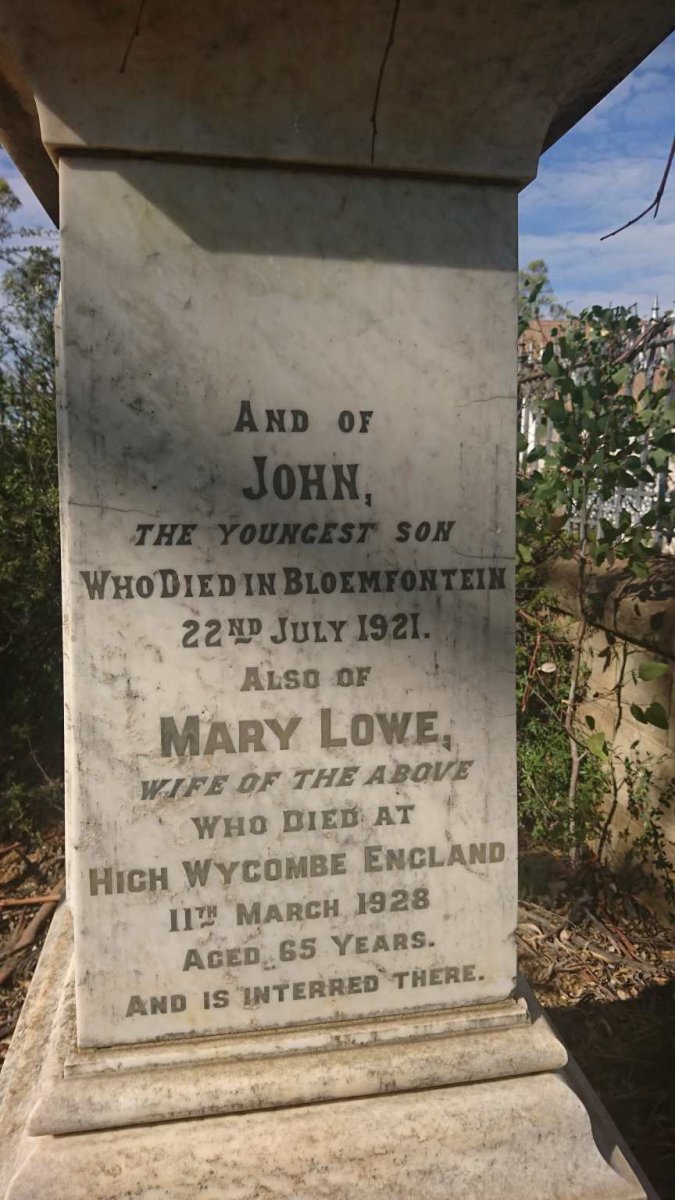 ROBERTSON John -1921 &amp; Mary LOWE -1928