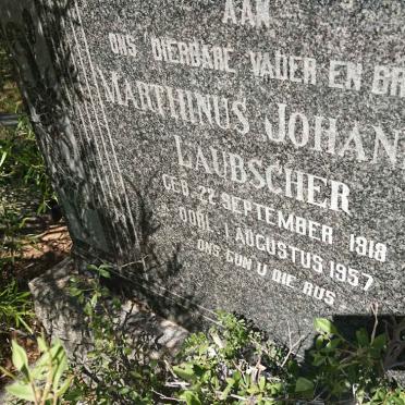 LAUBSCHER Marthinus Johannes 1918-1957
