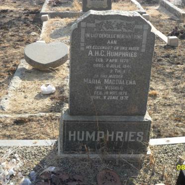 HUMPHRIES A.H.C. 1875-1941 &amp; Maria Magdalena WESSELS 1876-1972