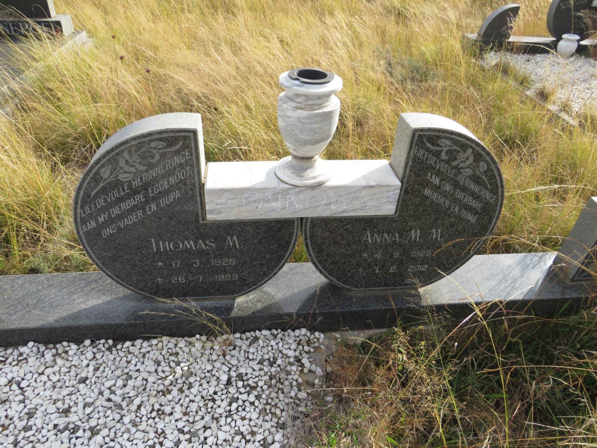 CONNOWAY Thomas M. 1925-1989 & Anna M.M. 1925-2012