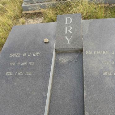 DRY Sarel M.J. 1912-1982 & Salomina J. BOTHA 1910-1984_1
