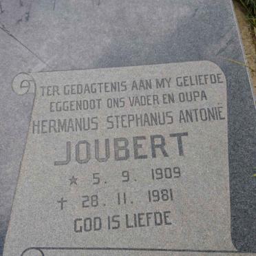 JOUBERT Hermanus Stephanus Antonie 1909-1981 &amp; Martha C.F. 1918-1992