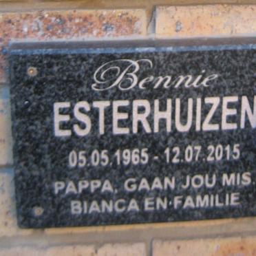 ESTERHUIZEN Bennie 1965-2015