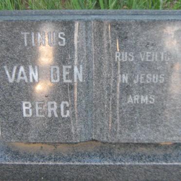 BERG Tinus, van den