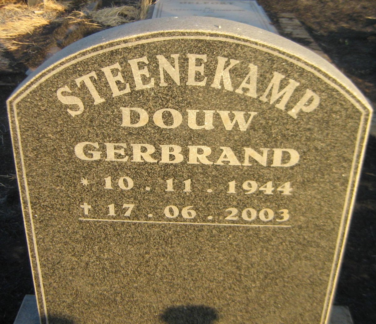 STEENEKAMP Douw Gerbrand 1944-2003